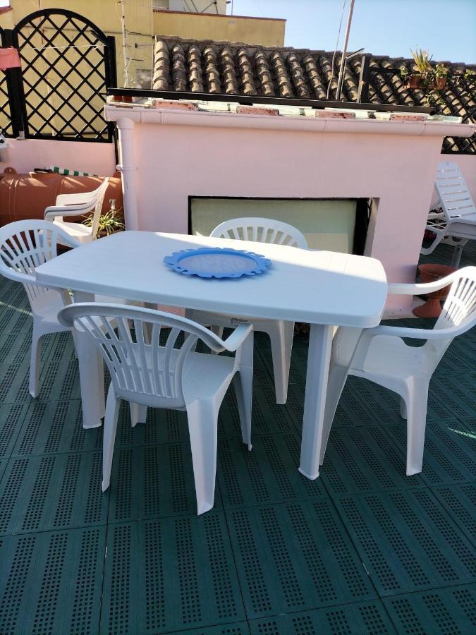 Rosa'S Apartment With Terrace Cagliari Dış mekan fotoğraf