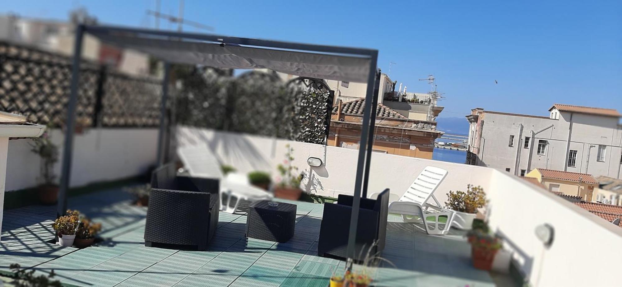 Rosa'S Apartment With Terrace Cagliari Dış mekan fotoğraf